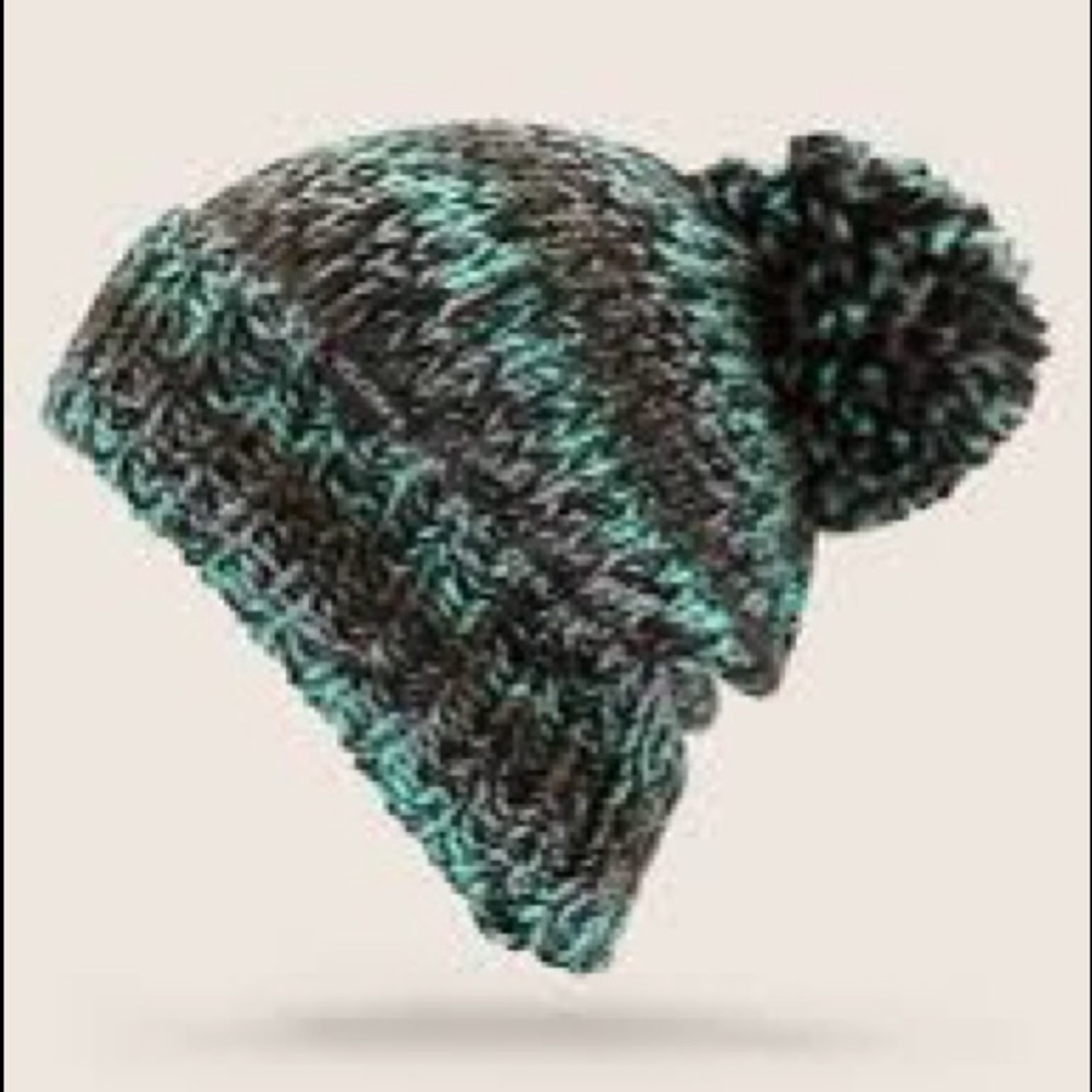 NWT Volcom Women’s Chevron Beanie